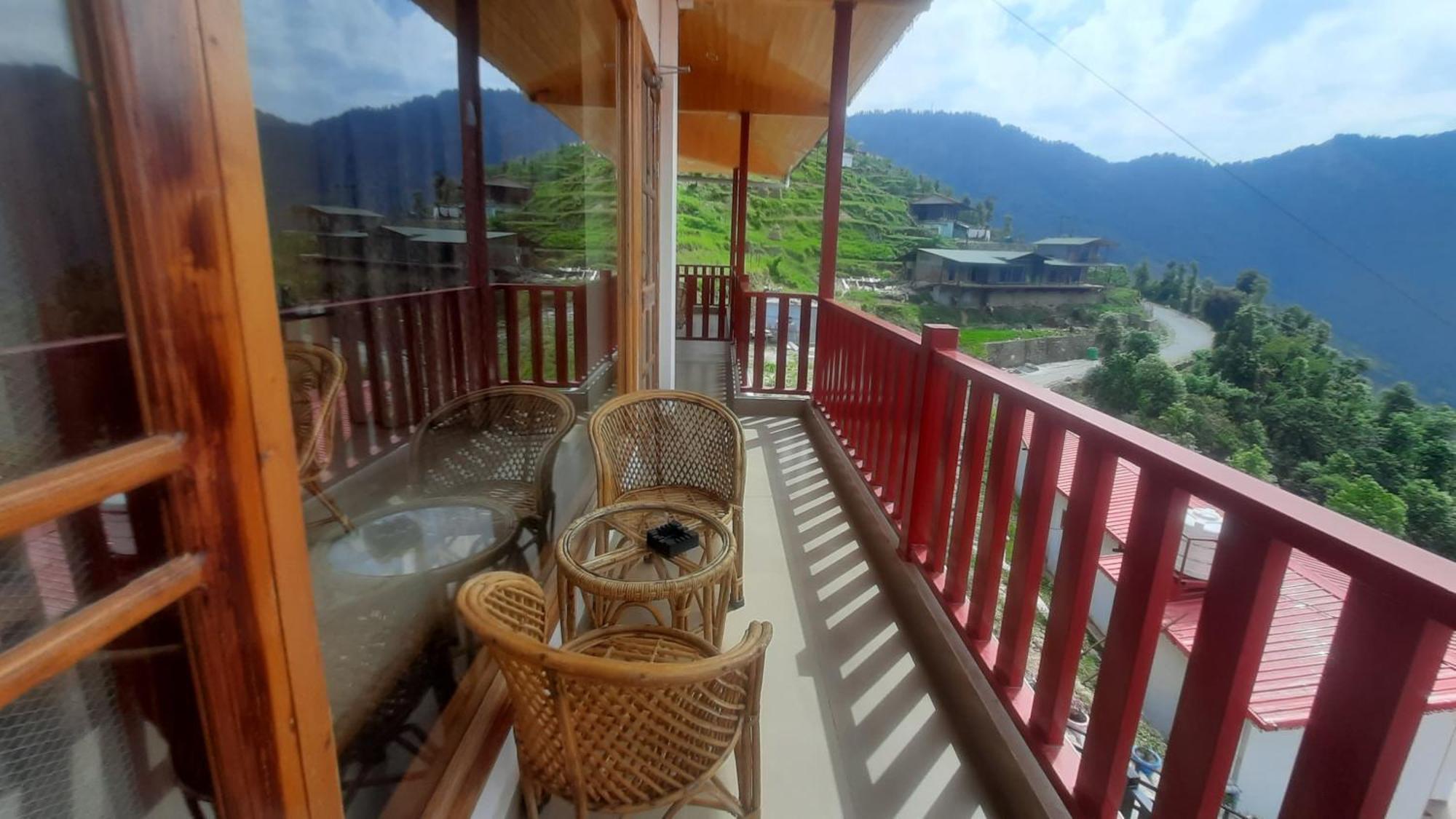 The Vintage Hill Village - Himalayan Boutique Resort Kanatal Dış mekan fotoğraf