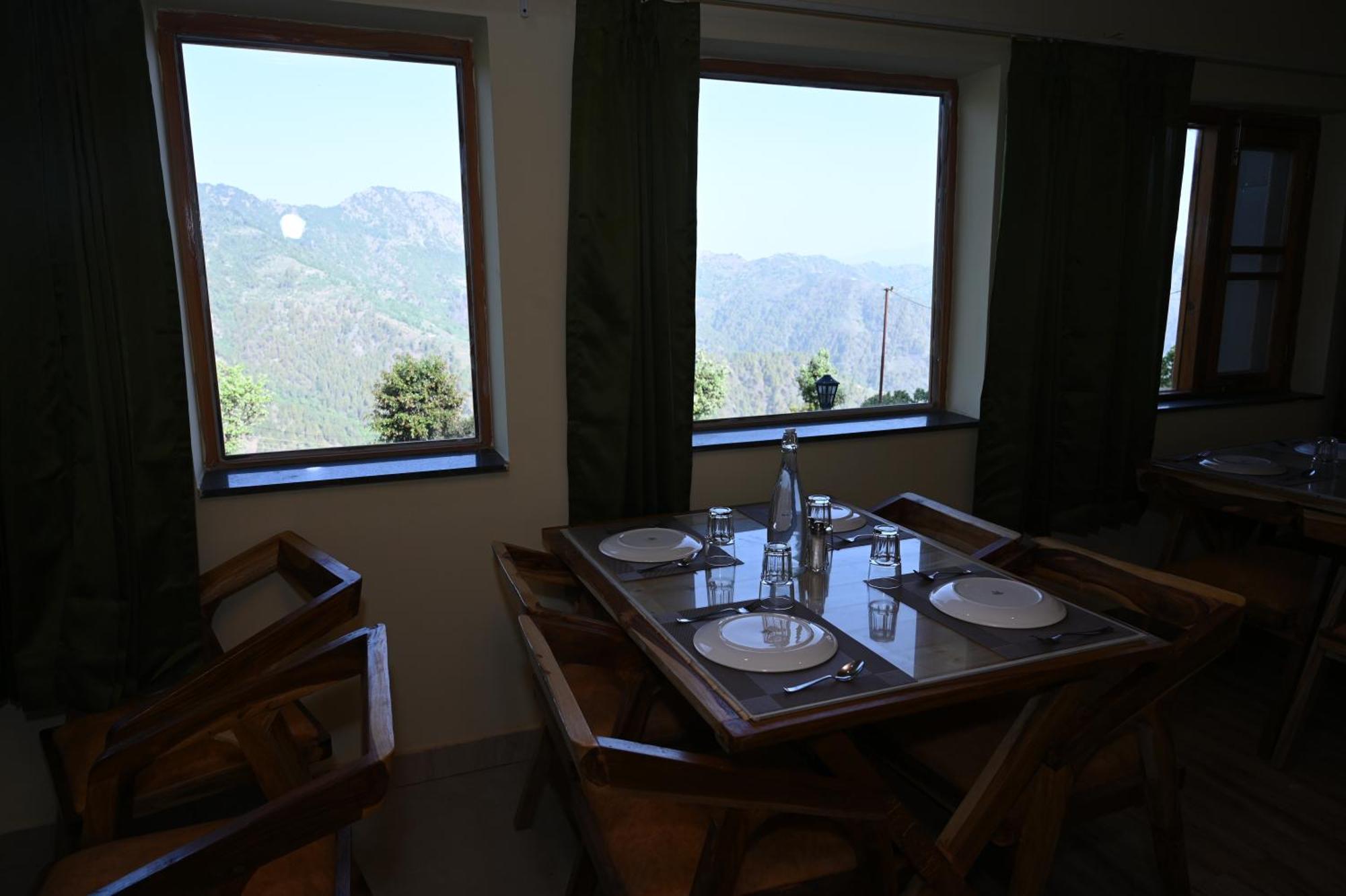 The Vintage Hill Village - Himalayan Boutique Resort Kanatal Dış mekan fotoğraf