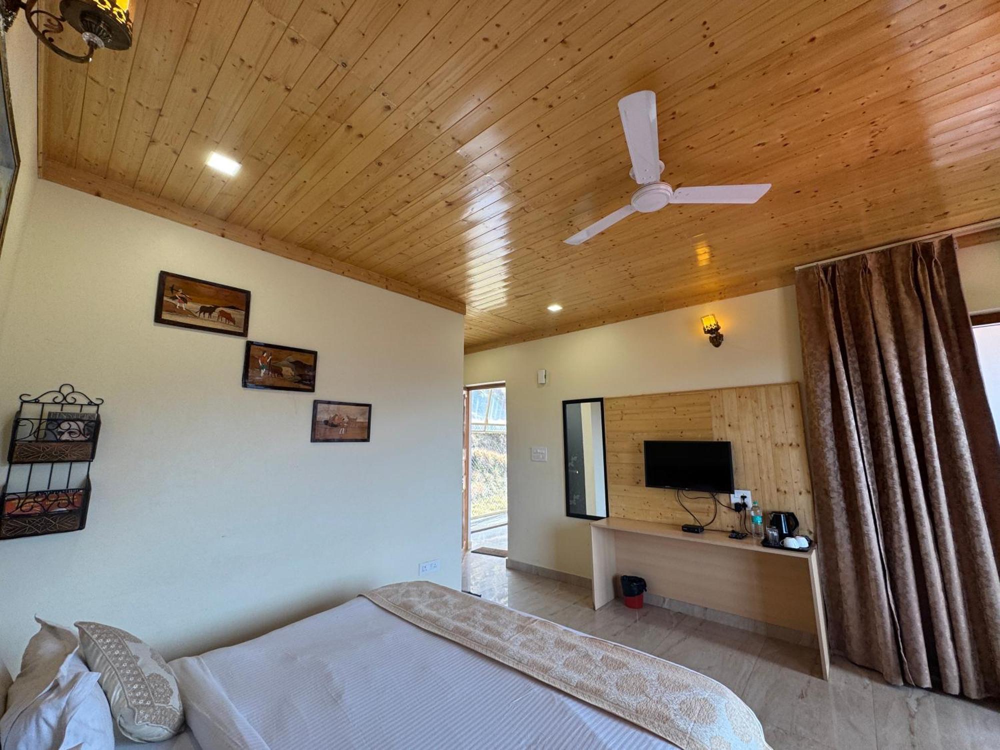 The Vintage Hill Village - Himalayan Boutique Resort Kanatal Dış mekan fotoğraf