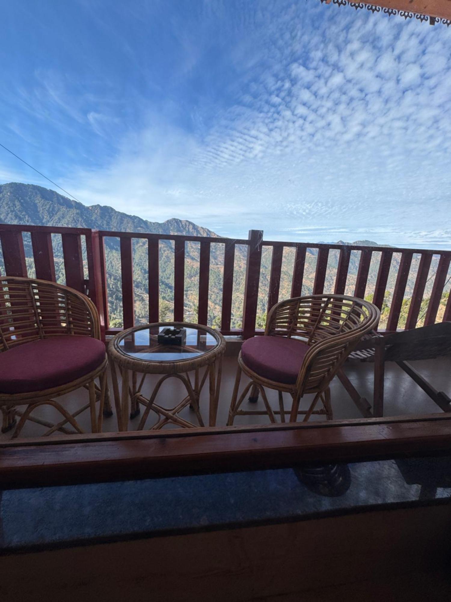 The Vintage Hill Village - Himalayan Boutique Resort Kanatal Dış mekan fotoğraf