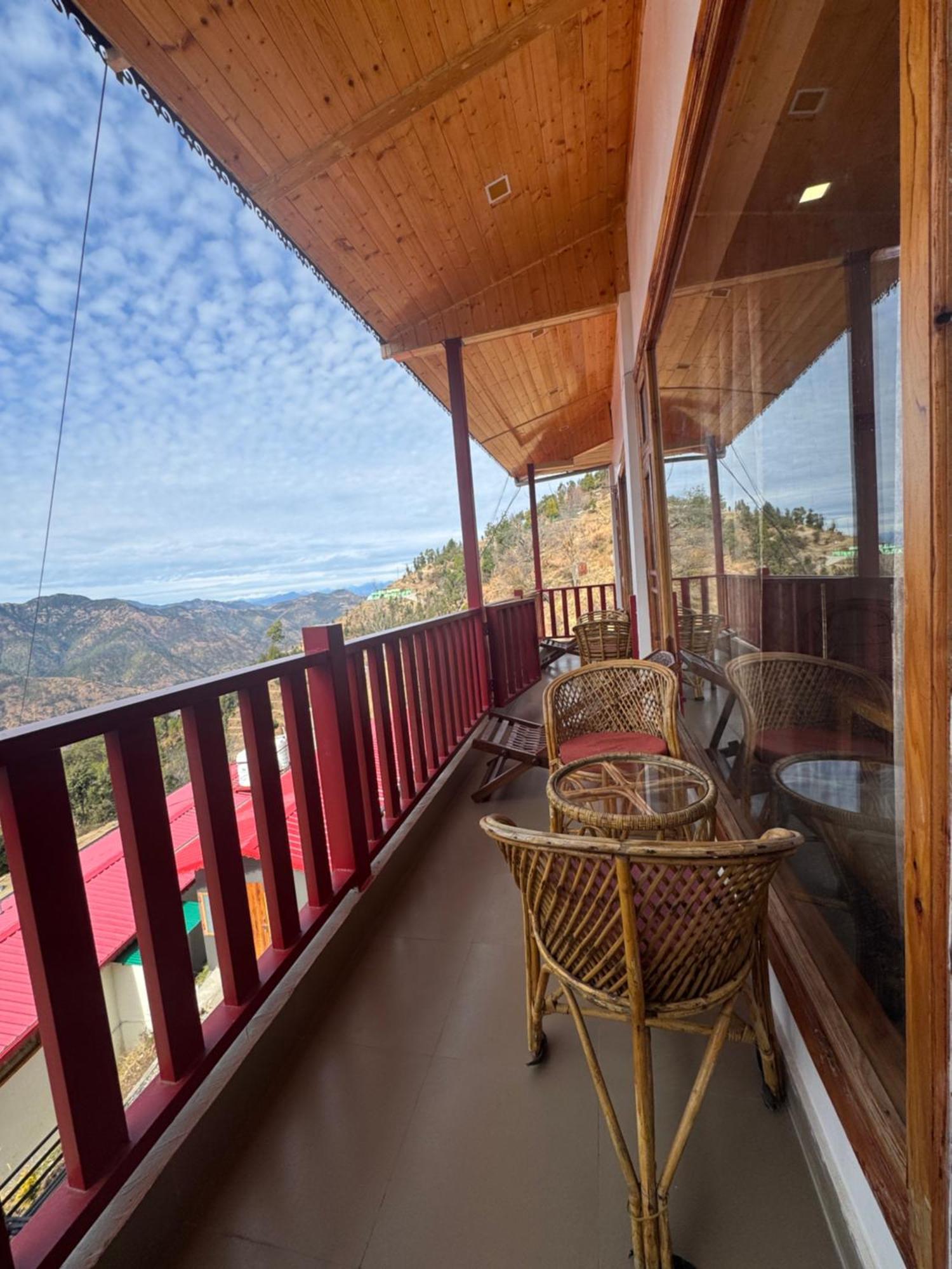 The Vintage Hill Village - Himalayan Boutique Resort Kanatal Dış mekan fotoğraf